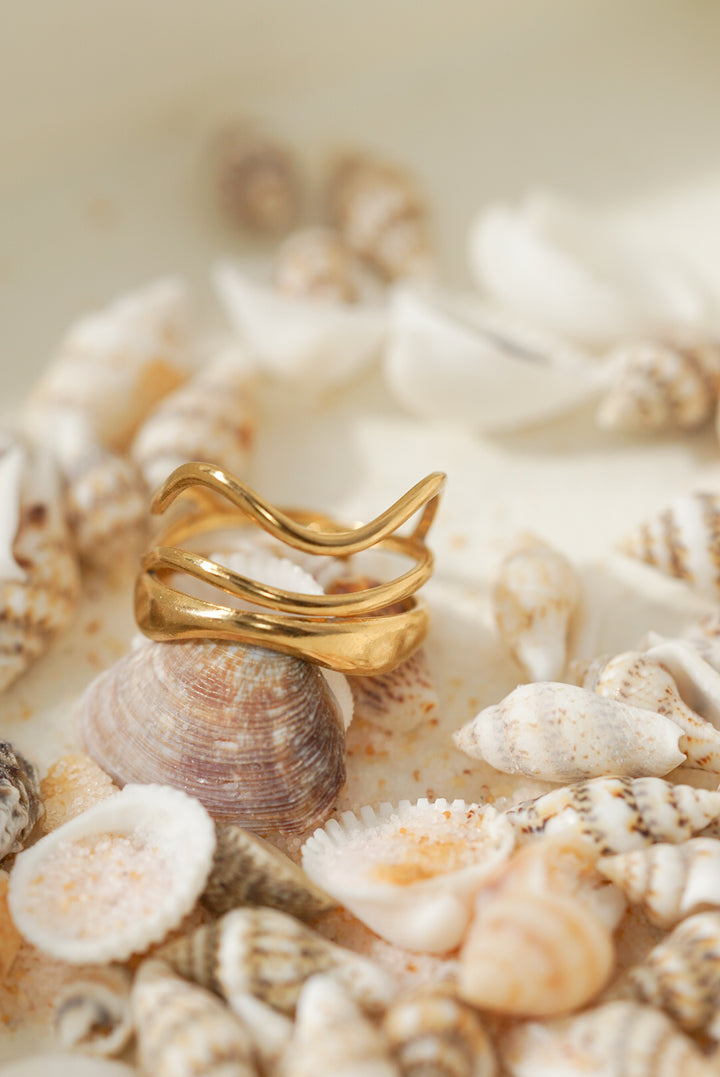 Isla Wave Ring