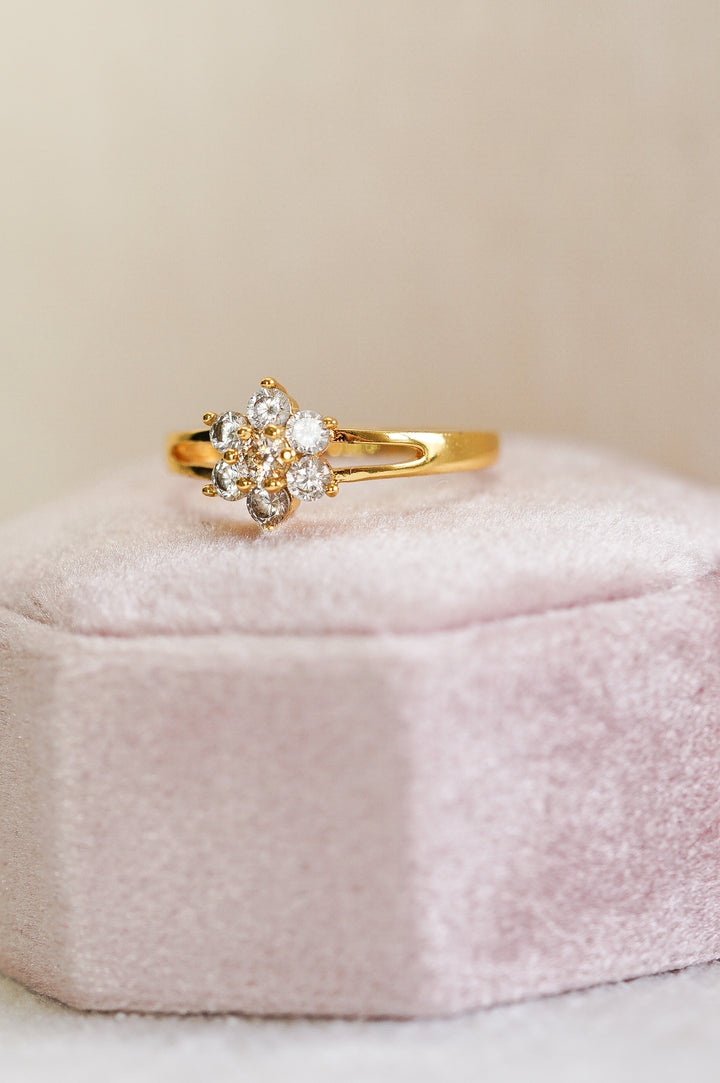 Eleanor Floral Sparkling Gold Ring