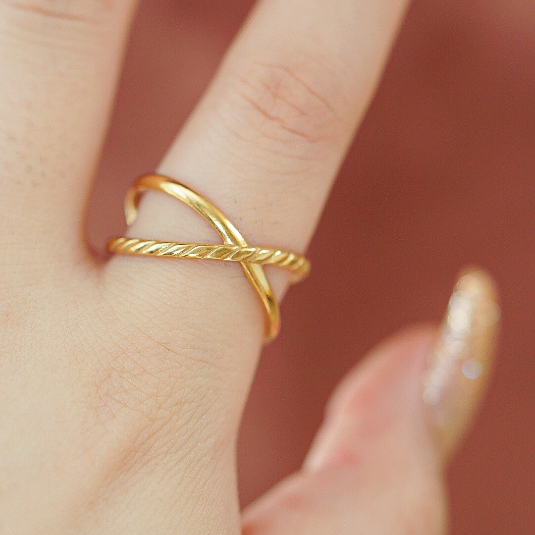 Zia Crisscross Ring